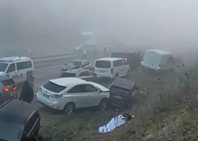 VIDEO: Somijā pirmās salnas paralizē satiksmi – laikapstākļu dēļ vienuviet avarējušas gandrīz 50 mašīnas