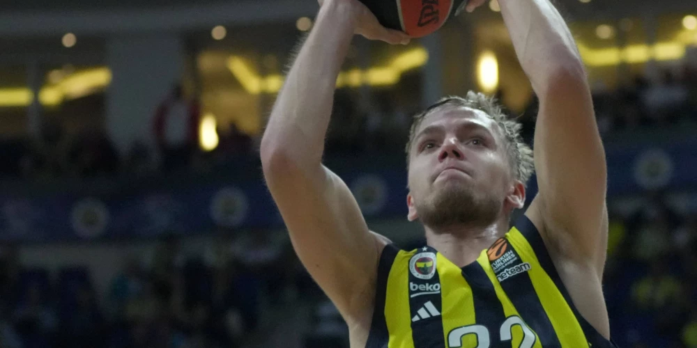  "Fenerbahce" pārstāvošajam Latvijas basketbolistam Žagaram kājas savainojums.