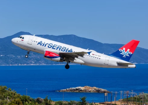 Латвийская авиакомпания сохраняет дистанцию от России и Беларуси в новом контракте с Сербией.