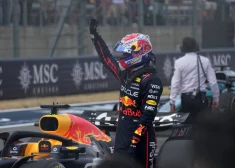 Verstapens triumfē ASV sprintā, “McLaren” piloti saduras jau pirmajā līkumā