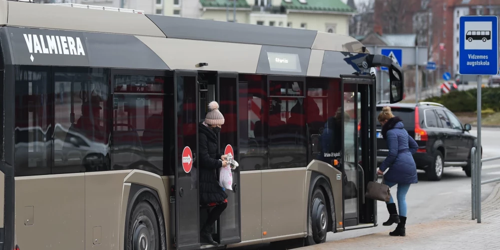 Vidzemes plānošanas reģions panāk: sabiedriskā transporta samazinājums atlikts, notiks datu izvērtēšana.