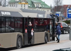 Satiksmes ministrija sola pārskatīt plānoto sabiedriskā transporta samazinājumu Vidzemē