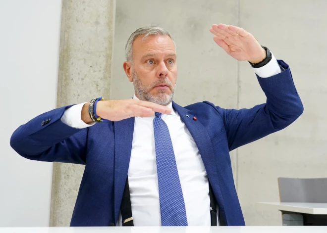 Par spīti inovāciju runām, Ukrainā joprojām ir arī Pirmā un Otrā pasaules kara elementi, uzskata NATO Militārās komitejas ekspriekšsēdētājs Bauers