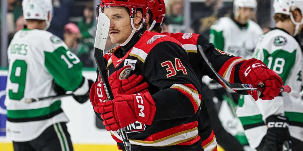 Eduards Tralmaks (ar 34. numuru) (foto: "Grand Rapids Griffins" / "Facebook")