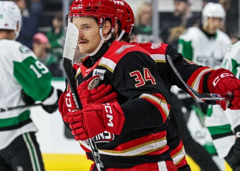 Eduards Tralmaks (ar 34. numuru) (foto: "Grand Rapids Griffins" / "Facebook")