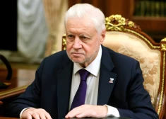 "Не знаешь русского? Поезжай-ка домой!" Тот же, кто предлагал депортировать мигрантов из России, обвиняет Латвию в фашизме