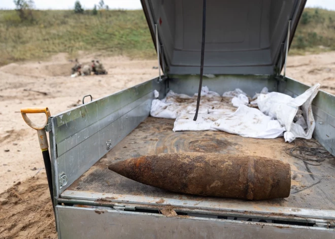 No 6. līdz 19. oktobrim Ropažu novada Cekulē norisinājās ikgadējās militārās mācības “Detonators 2025”, kuru laikā tiks veikta teritorijas attīrīšana no sprādzienbīstamiem priekšmetiem Cekules bijušās munīcijas noliktavas teritorijā.
