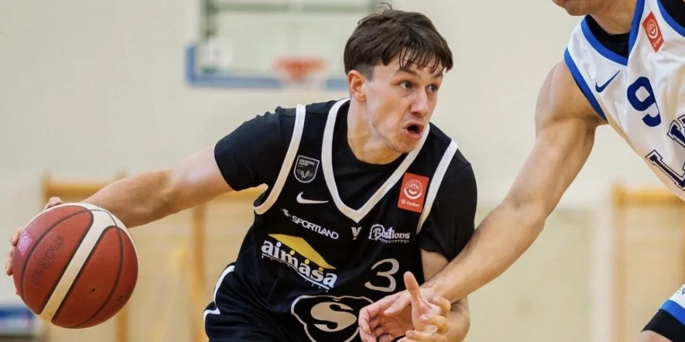 Valmieras basketbolisti droši uzvar LU komandu.