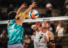 Auziņš/Fokerots sasniedz pasaules U-21 pludmales volejbola čempionāta finālu