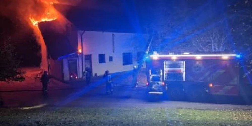 Ugunsnelaime skārusi Saulkrastu novada pirmsskolas izglītības iestādi “Bitīte” Lojā. 