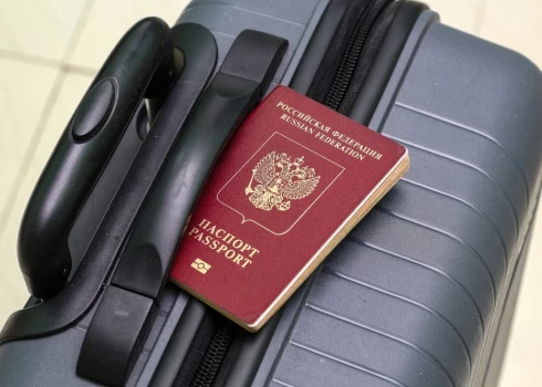 Krievu tūristu aktivitāte Eiropā strauji aug, neskatoties uz sankciju riskiem.