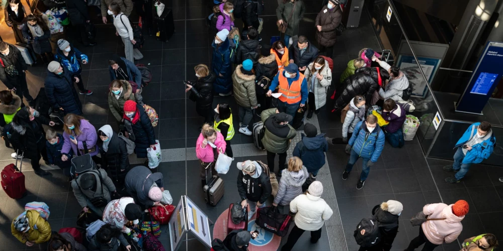 Krievijas spiegi Eiropā sadarbojas ar migrantu kontrabandistiem.