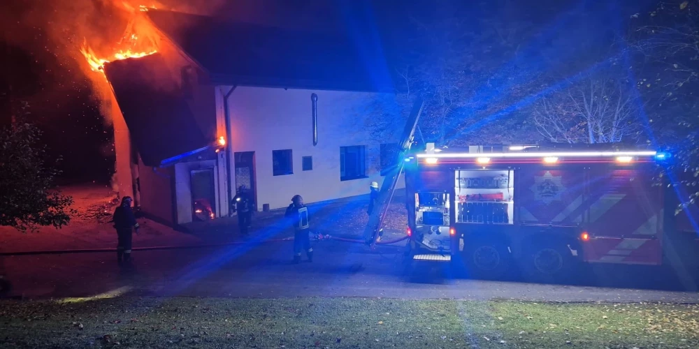 Policija sākusi pārbaudi par ugunsgrēku bērnudārzā "Bitīte", tomēr noziegumu patlaban nesaskata.