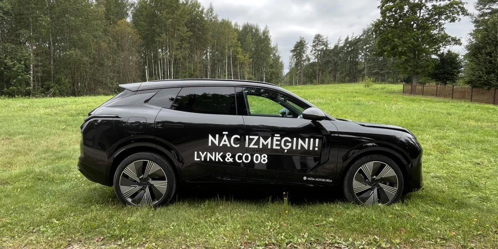 "Lynk&Co 08".