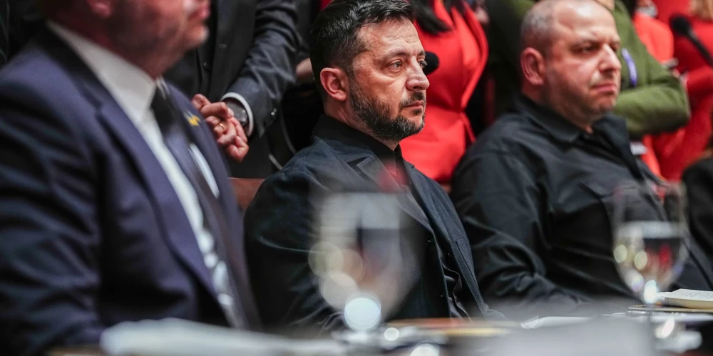 Ukrainas prezidents Volodimirs Zelenskis Baltā namā tikās ar ASV prezidentu Donaldu Tampu. 