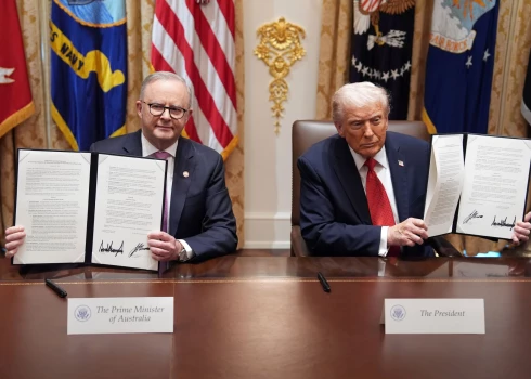 ASV prezidents Donalds Tramps un Austrālijas premjerministrs Entonijs Albanīzs pirmdien parakstīja vienošanos par retzemju elementiem.