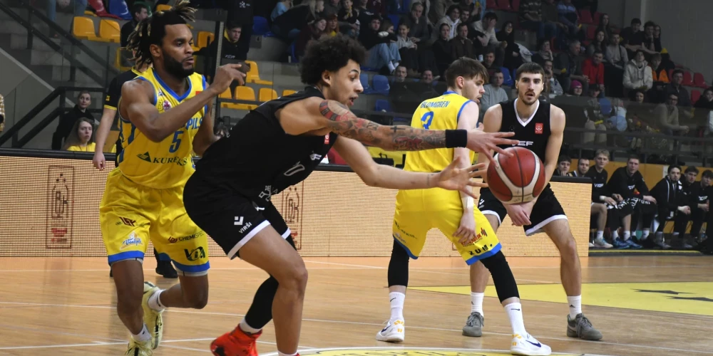 "VEF Rīga" Latvijas basketbola derbijā pārspēj "Ventspili".