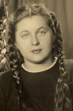 Ernestīne Guba savās jaunības dienās.