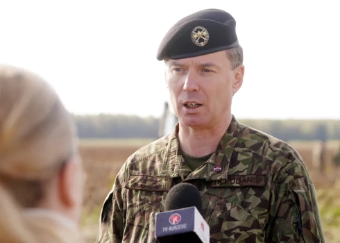 Командующий Национальными вооруженными силами генерал-майор Каспар Пуданс.