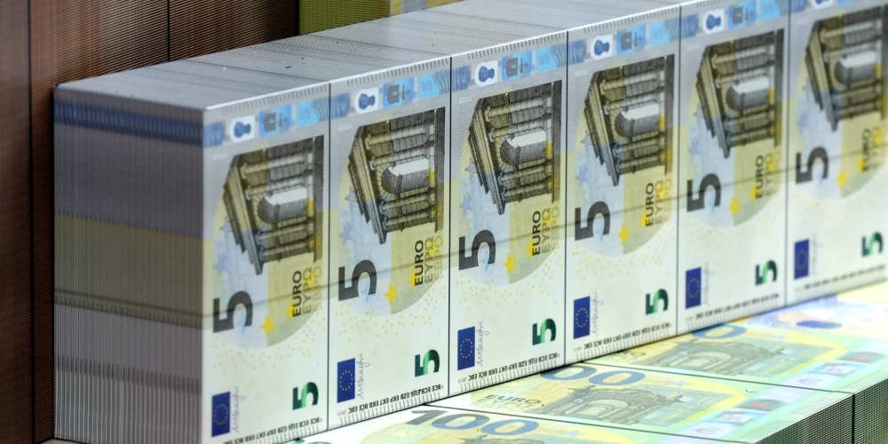 Latvijā kopējā kredītu atlikuma attiecība pret IKP joprojām būtiski atpaliek no vairuma eirozonas valstu.