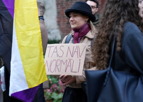 На протесте против выхода Латвии из Стамбульской конвенции.