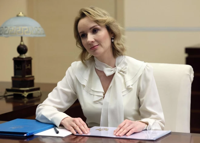 Ukrainas bērnu nolaupīšanas "arhitekte" Marija Ļvova Belova atklāj kā "izskaloja smadzenes" "adoptētam" ukraiņu zēnam. "Vairs viņš uz Ukrainu nevēlas doties!"