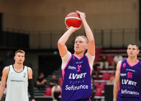 Jānis Bērziņš jau ar pirmajiem mačiem kļuva par vienu no "VEF Rīga" balstiem.