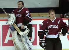 Bijušais Latvijas izlases vārtsargs Sergejs Naumovs trenēs NHL kluba "Islanders" vārtsargus. Galvenais treneris ir leģendārais vārtuvīrs Patriks Ruā!