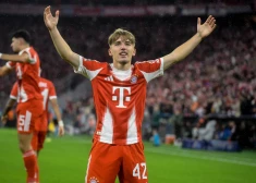 UEFA Čempionu līgā "Real" pieveic "Juventus"; 17 gadus vecais Lenarts Karls gūst vārtus "Bayern" graujošā uzvarā
