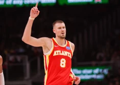 Kristaps Porziņģis pirmajā NBA jaunās sezonas spēlē "Hawks" vienībā debitē ar 20 punktiem