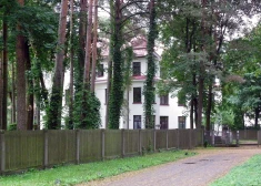 Krievijai joprojām pieder ne tikai sanatorijas un savrupmājas, bet arī vēsturiskas ēkas Rīgas centrā