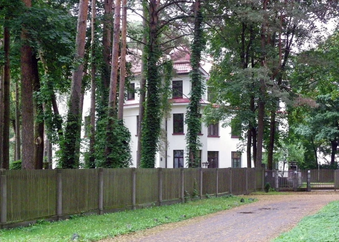 Krievijai joprojām pieder ne tikai sanatorijas un savrupmājas, bet arī vēsturiskas ēkas Rīgas centrā
