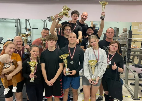 Noslēgusies Ropažu novada Kausa izcīņa svaru stieņa spiešanā guļus.