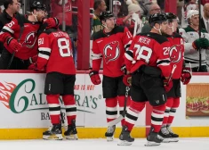 Ņūdžersijas "Devils" hokejisti turpina pēdējo gadu ilgāko uzvaru sēriju
