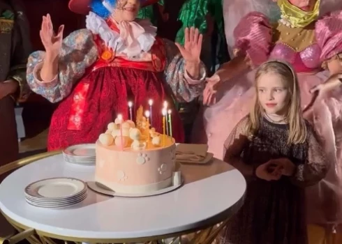 Мила, дочь Анастасии Заворотнюк и Петра Чернышева, отметила день рождения.