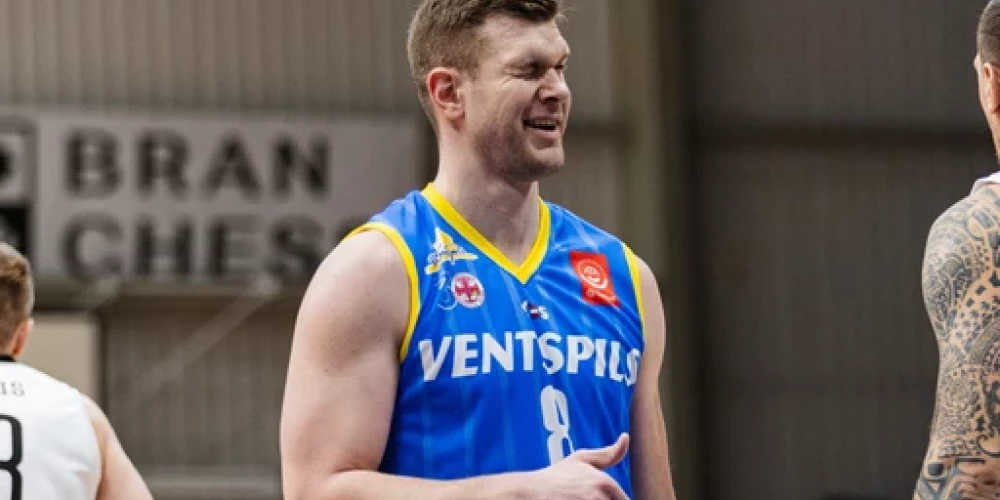 Toms Lenkūns iepriekšējo sezonu pabeidza Latvijā. 
