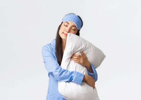 Индивидуальный хронотип сна в большей степени определяет генетика, но на него также влияют и "внутренние" факторы, например: возраст человека.