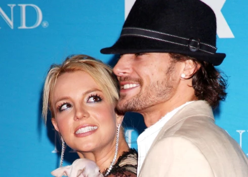 Kevins Federlains atklāj šokējošas lietas par dzīvi ar Britniju Spīrsu.