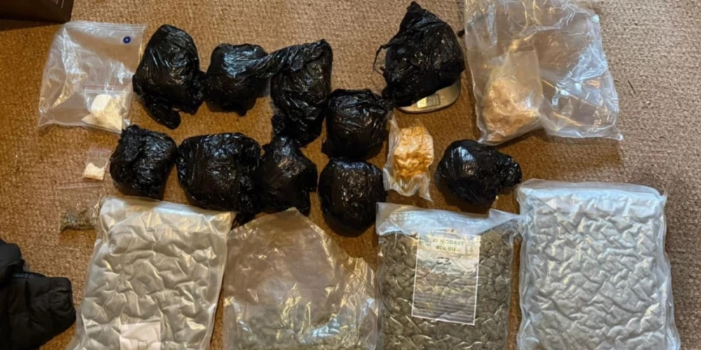 Likumsargi šā gada 23. jūlijā Ķekavas novada Valdlaučos aizturēja divas personas un izņēma vairāk nekā 20 kilogramu dažādu narkotisko vielu.