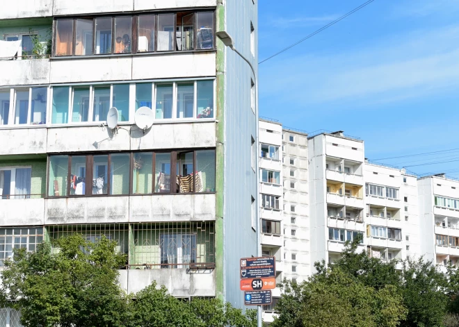 Vispirms nošāva draugu, pēc tam sevi: bērni Pļavniekos gājuši bojā tēva ieroča dēļ - prokuratūra izvirzījusi apsūdzību
