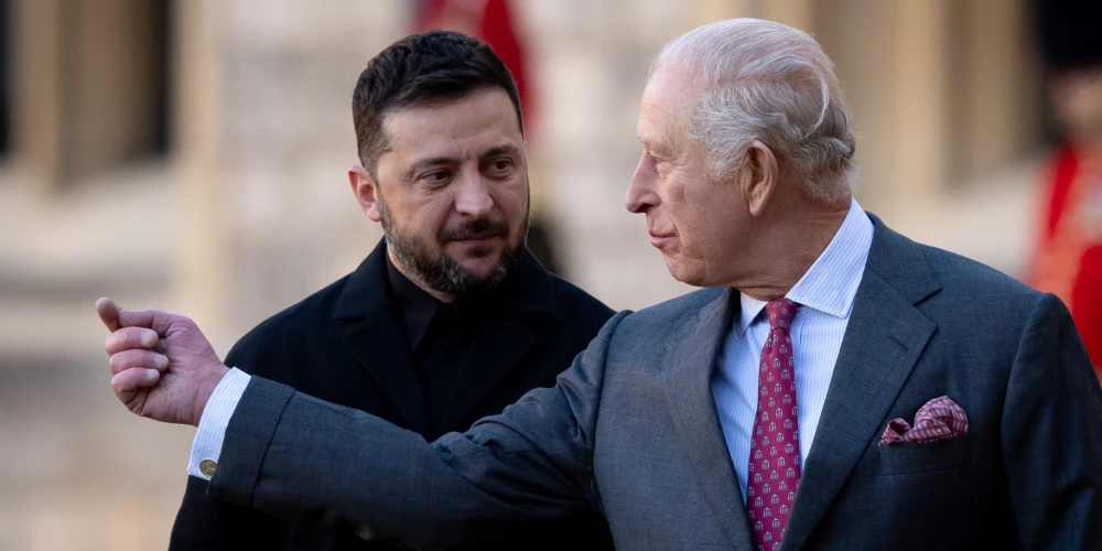 Čārlzs III ar siltu sveicienu Vindzorā uzņem Ukrainas prezidentu Zelenski.