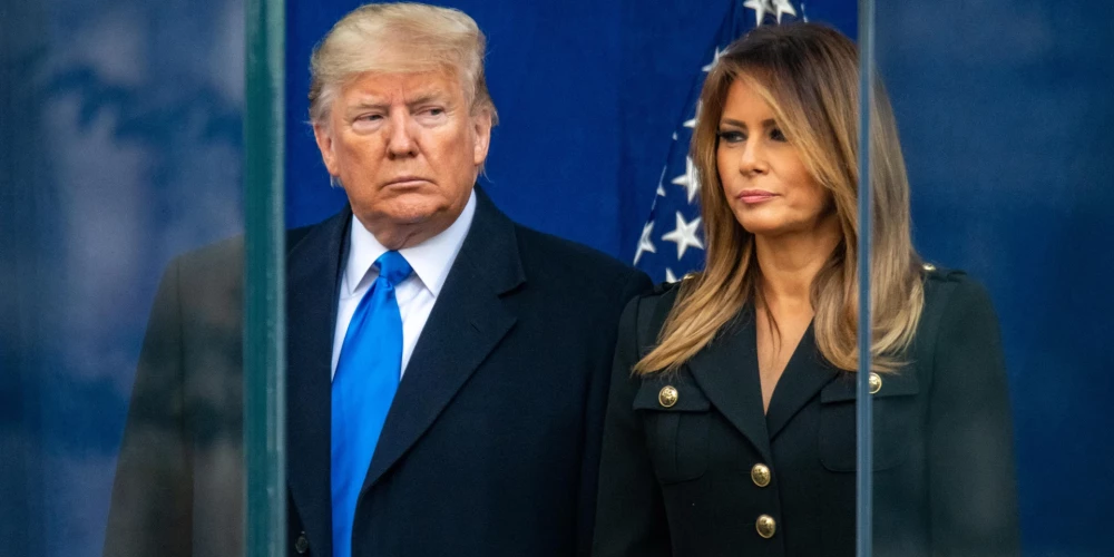 Melānija Trampa palikšot ar Donaldu “neskatoties ne uz ko”.