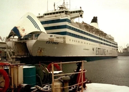 Парома "Эстония", направлявшийся из Таллина в Стокгольм, затонул 28 сентября 1994 года во время осеннего шторма.  В результате катастрофы погибли 852 из 989 человек, находившихся на борту.