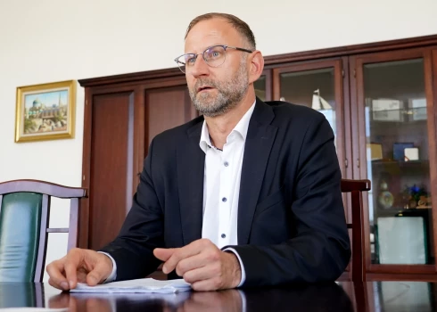 Министр сообщения Атис Швинка.