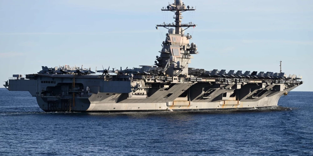 Pasaulē lielākais aviācijas bāzes kuģis "USS Gerald R. Ford"