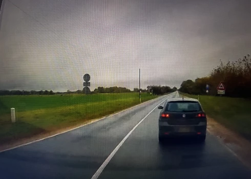 Молодая автолюбительница сбила подростка и скрылась.