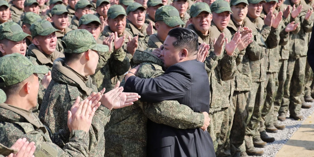 . Ziemeļkoreja ir sākusi celt memoriālu karavīriem, kas krituši, karojot Krievijas pusē pret Ukrainu. Tā sauktais Kaujas varoņdarbu piemiņas muzejs tiek celts Phenjanā. Tā pamatakmens likšanas ceremonijā piedalījās Ziemeļkorejas līderis Kims Čenuns.