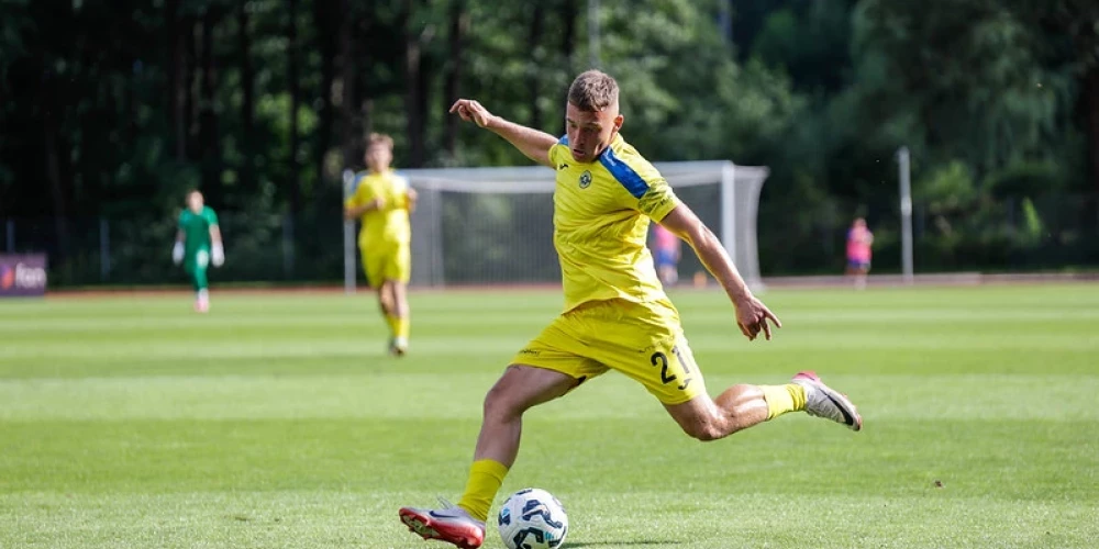 "Daugavpils" Latvijas futbola virslīgas spēlē cīnās neizšķirti ar "Super Nova" komandu.