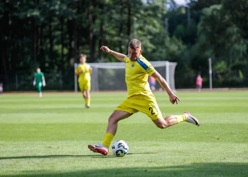 "Daugavpils" Latvijas futbola virslīgas spēlē cīnās neizšķirti ar "Super Nova" komandu.