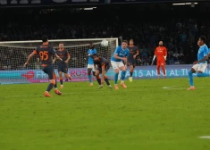 “Napoli” pārspēj “Inter” un atgriežas A sērijas līderpozīcijā